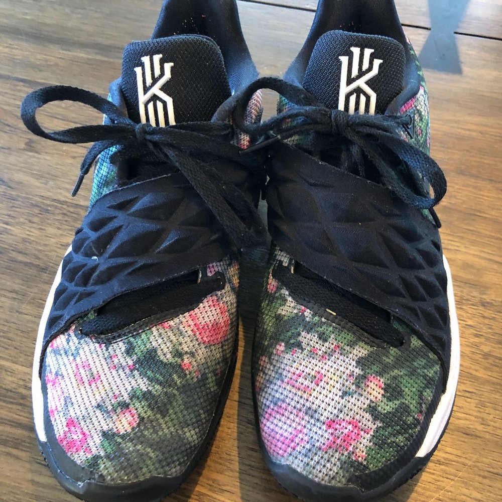 Nike Men’s Black Floral Athletic Shoes
